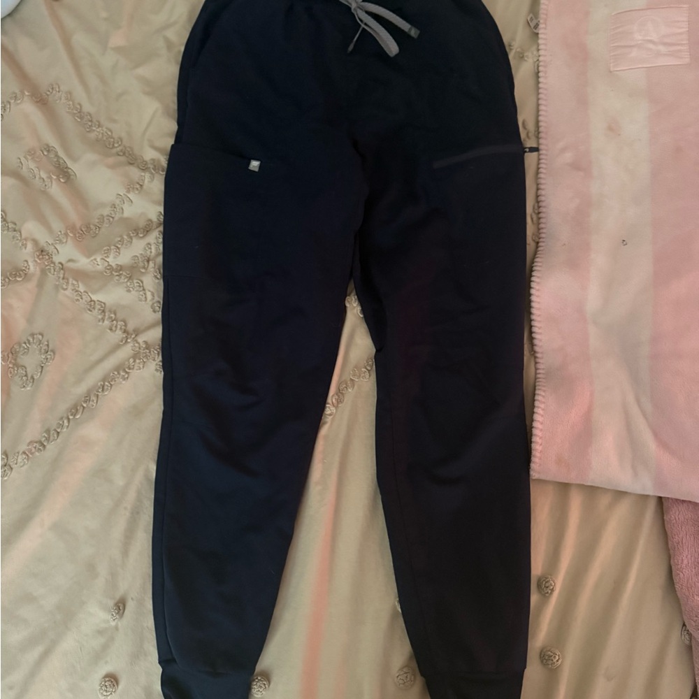 Fabletics Navy Scrubs 2 pairs